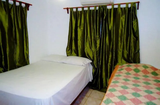 Hotel Docia Backpackers Samana room